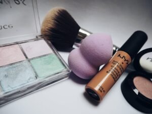 "Descubra tudo o que você precisa saber sobre cuidados com a pele neste guia informativo. Explore dicas e segredos de especialistas em skincare para uma rotina eficaz e personalizada